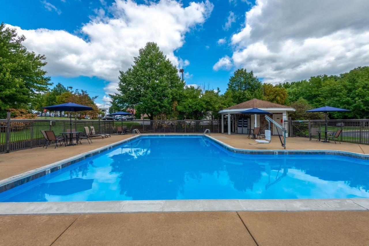 Holiday Inn Express Philadelphia Ne-Bensalem By Ihg Eksteriør billede