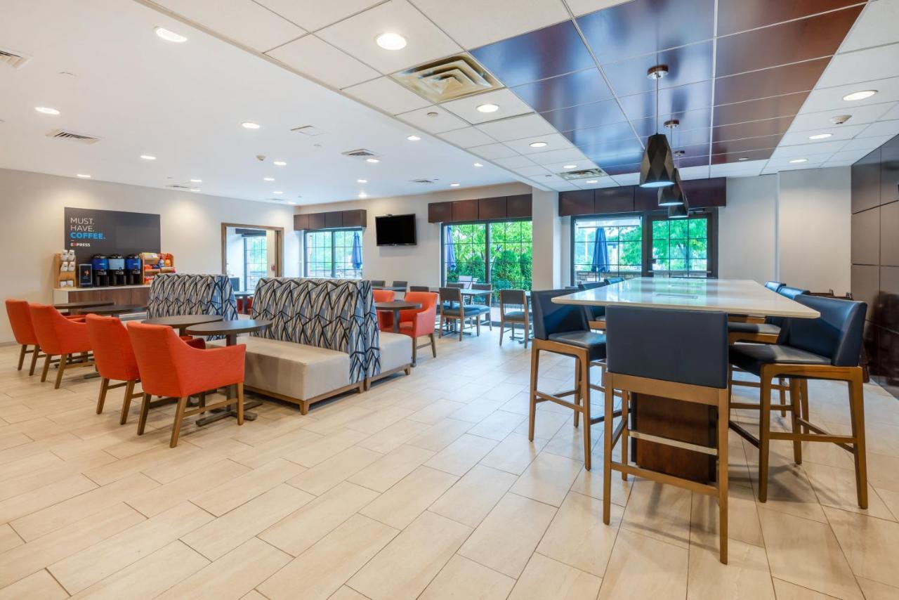Holiday Inn Express Philadelphia Ne-Bensalem By Ihg Eksteriør billede